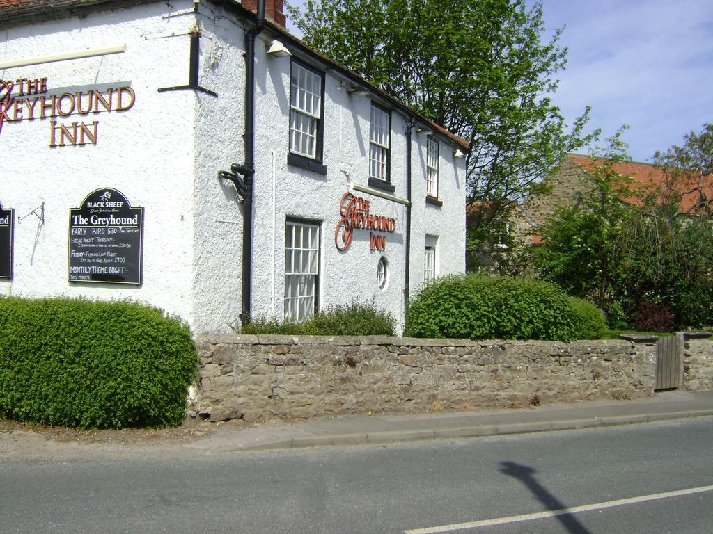 The Greyhound Inn Бидейл Екстериор снимка