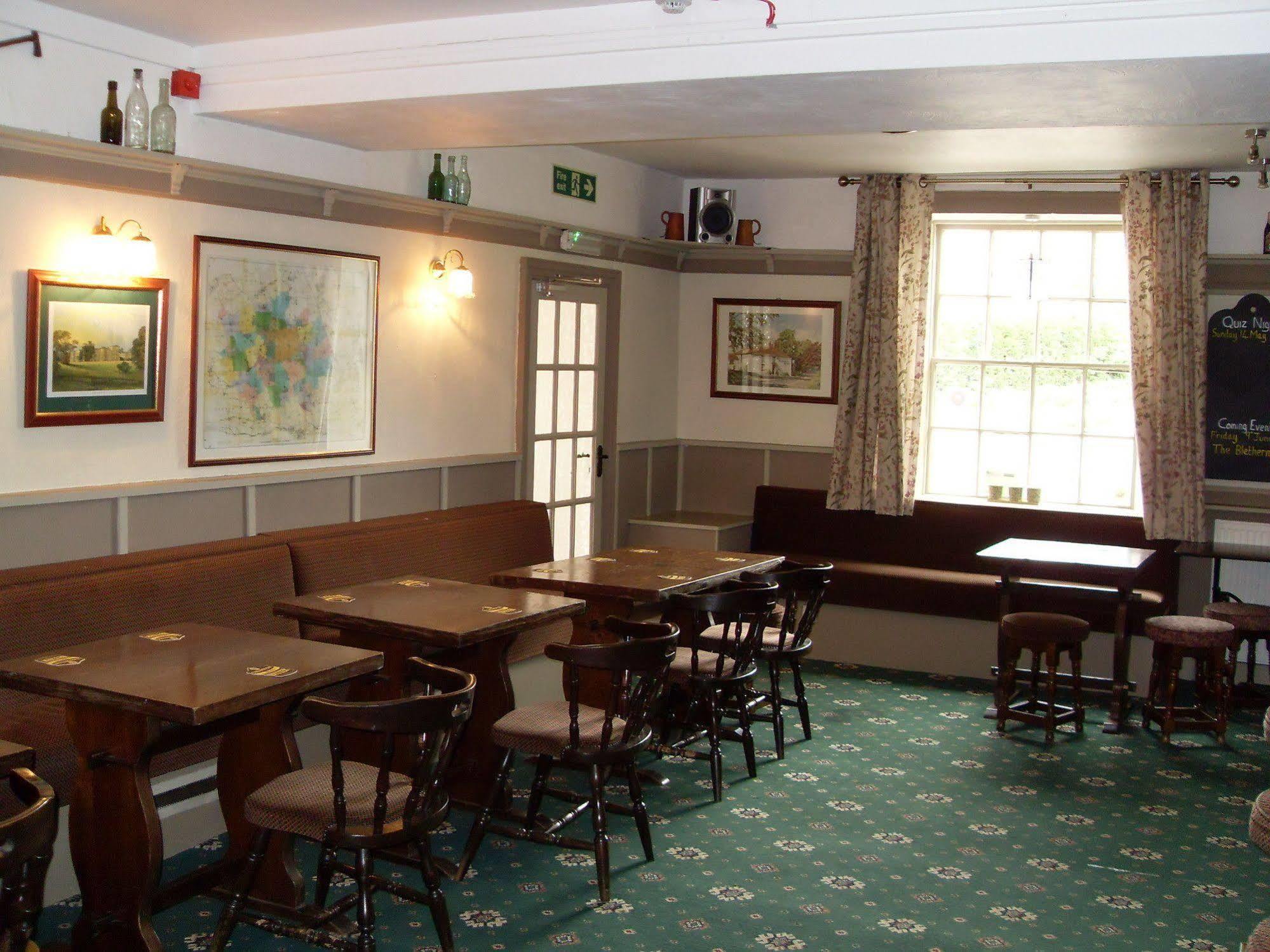 The Greyhound Inn Бидейл Екстериор снимка