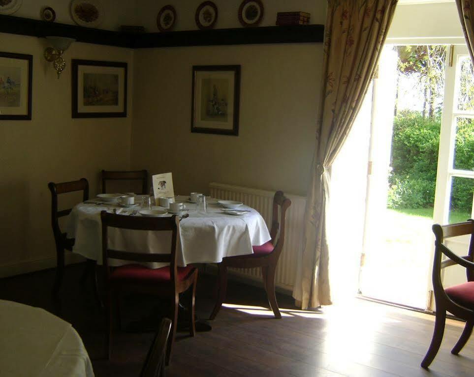 The Greyhound Inn Бидейл Екстериор снимка