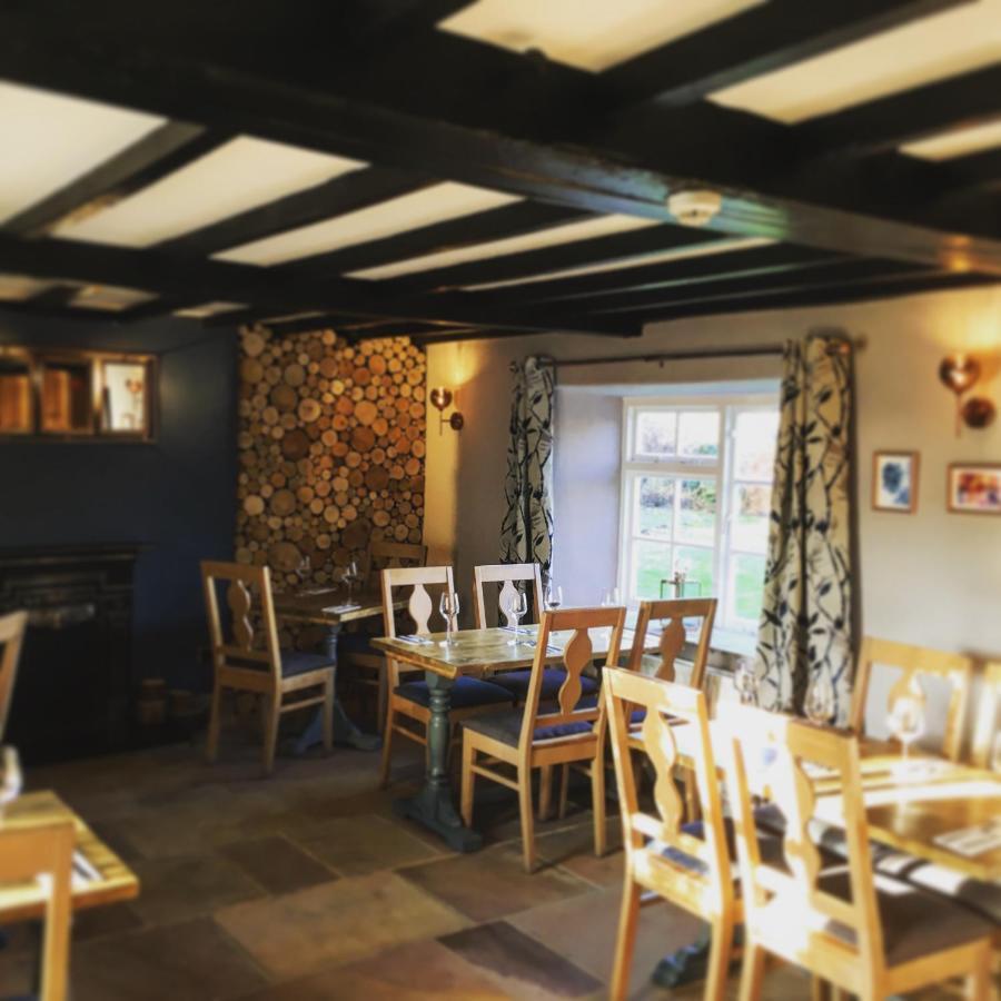The Greyhound Inn Бидейл Екстериор снимка